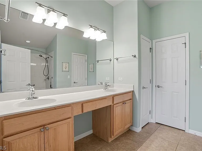 2427 Woodbourne Pl — Photo 14
