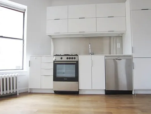 Rented by City Connections Realty | media 37