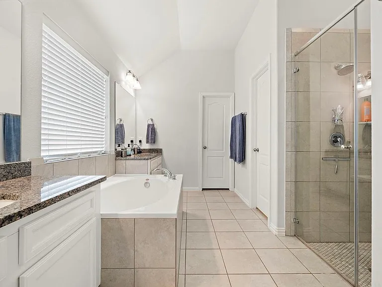 23706 Via Viale Dr — Photo 15
