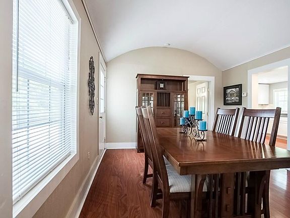 5th image of 1013 E Sherman Dr