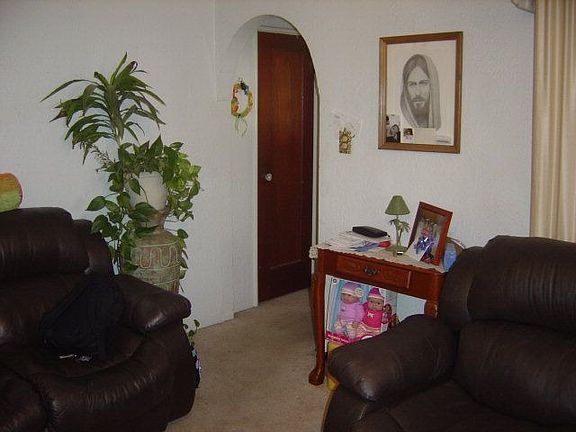 4th image of 832 Beulah Ave