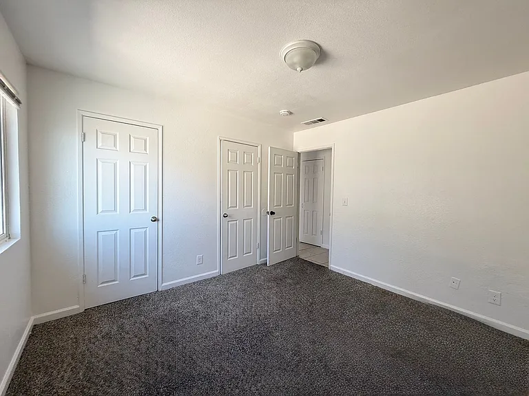 3328 N Marks Ave — Photo 30