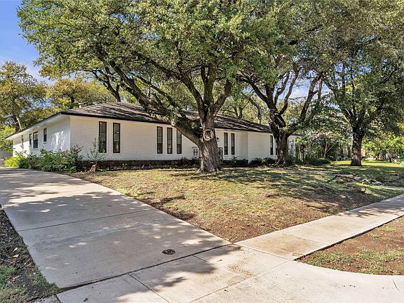 2nd image of 3501 Ridgedale Dr