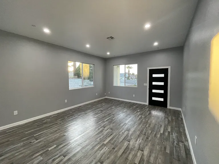 17745 Vista Point Dr — Photo 2