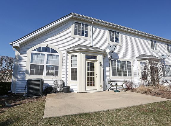 3rd image of 1227 Tamarack Dr