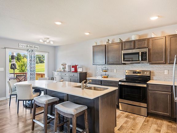 5th image of 2428 Sunview Dr