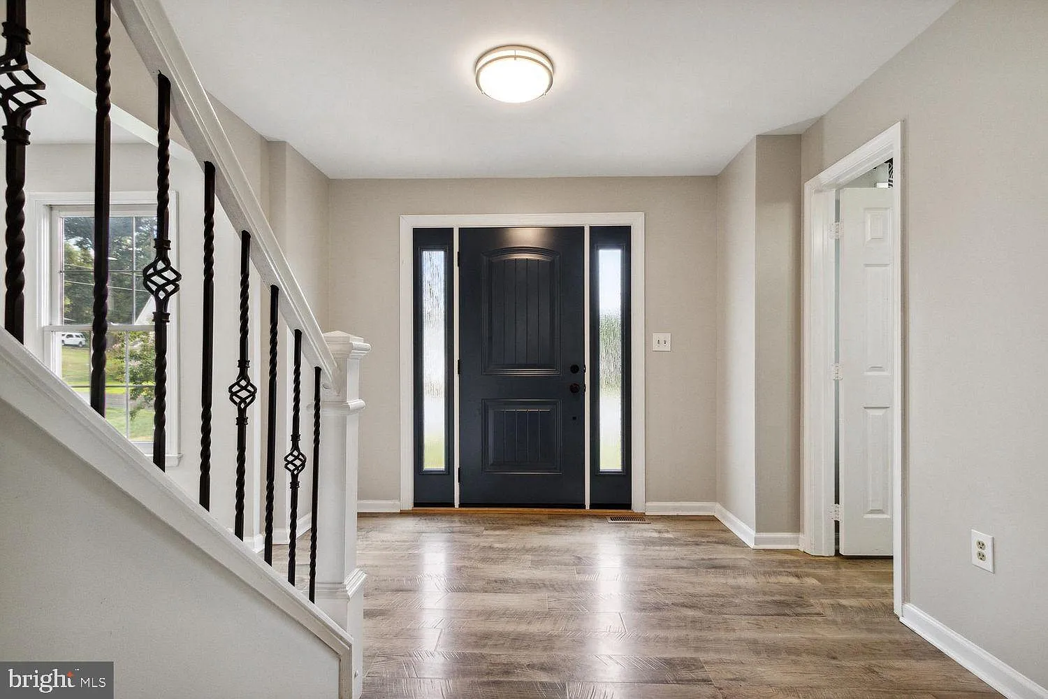 4 bed, 4.0 bath, 3434 sqft, $3,850 — Photo 4