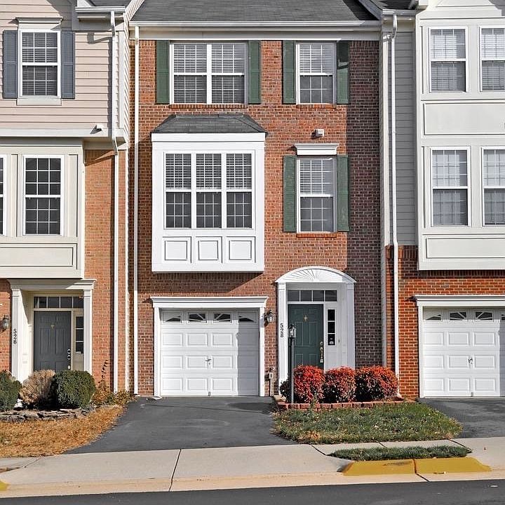 1st image of 528 McArthur Ter NE