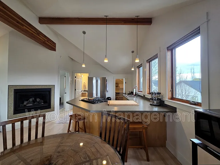 4461 Waters St #A — Photo 2