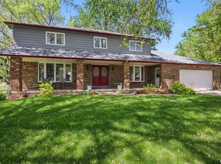 4890 Heatherstone Rd, Bettendorf, IA 52722