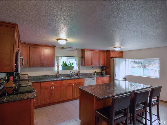 5th image of 3825 88th Ave SW