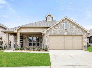 817 Twisted Leaf Ln, Aubrey, TX 76227