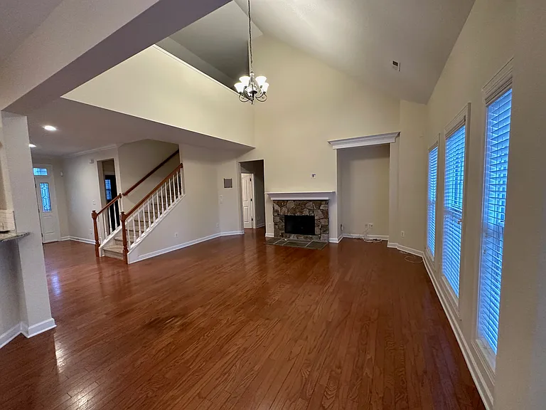 14810 Provence Ln — Photo 3