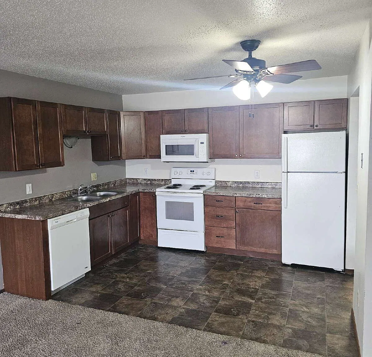1 bed, 1.0 bath, 800 sqft, $700 — Photo 2