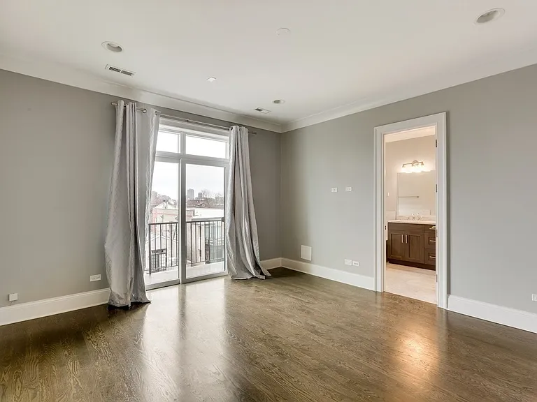 3849 N Southport Ave #4 — Photo 5
