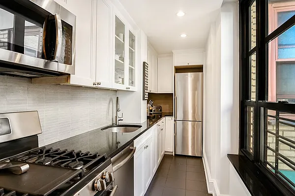 Sold by Compass | media 19