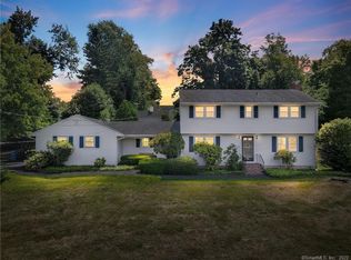 24 Holly Ln, Wallingford, CT 06492