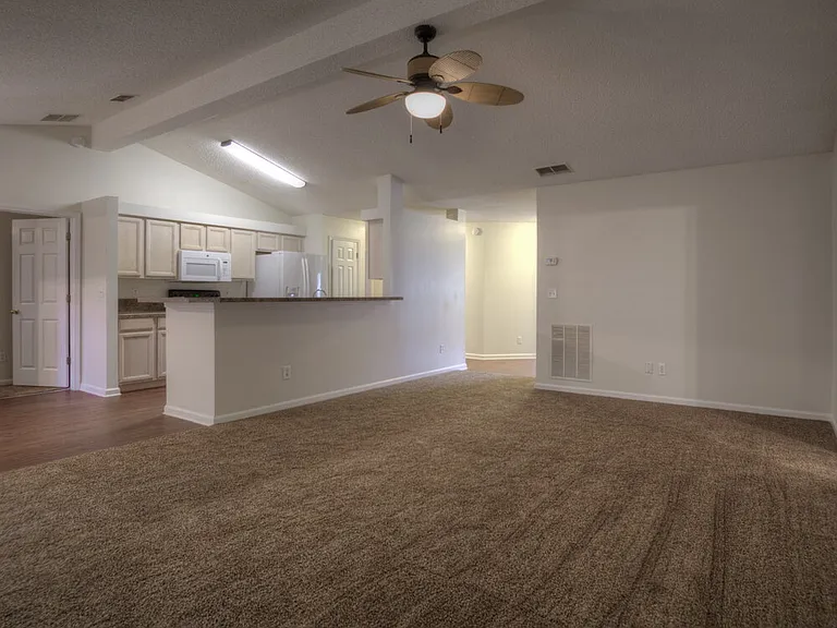 1336 Marsh Grass Ct — Photo 8
