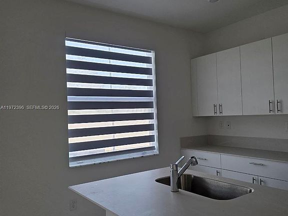 5th image of 2741 SE 24th Ct #2741