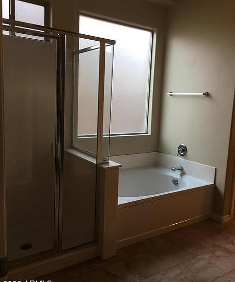 2417 E Iris Dr — Photo 12