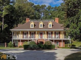 560 Valley Hall Dr, Sandy Springs, GA 30350