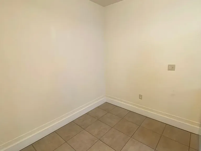 1207 W Washington St — Photo 63