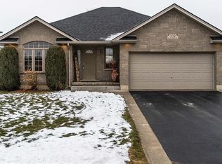 332 Duncombe Rd, Norfolk County, ON N0E1Y0