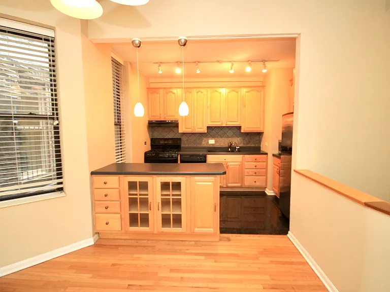 2219 N Clifton Ave #1W — Photo 13