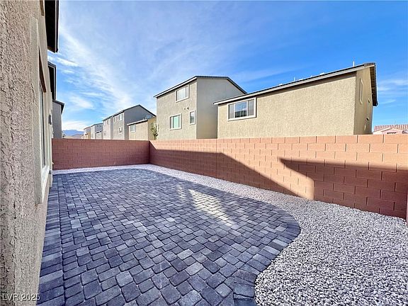 4th image of 7450 Lodano Ave