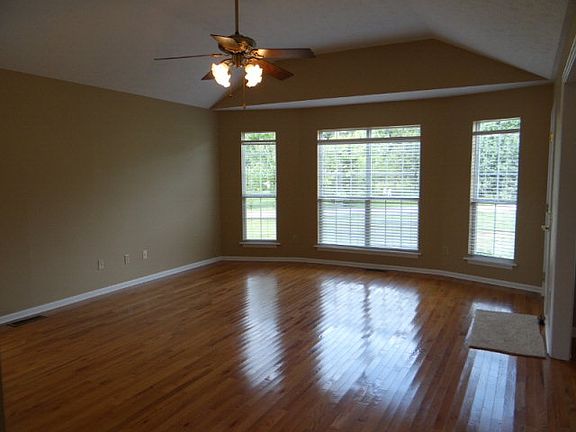 2nd image of 2917 Deerhaven Dr N