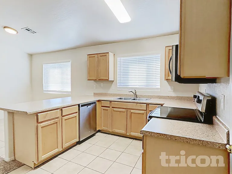 23141 W Ashleigh Marie Dr — Photo 5