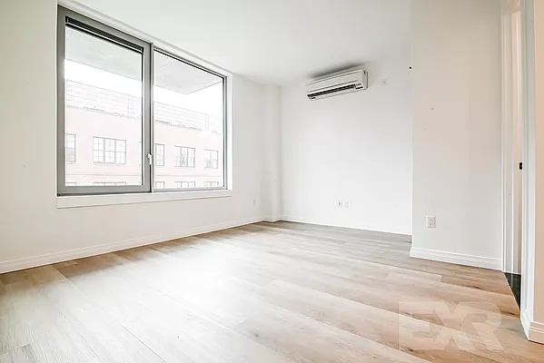 Rented by EXR | media 13