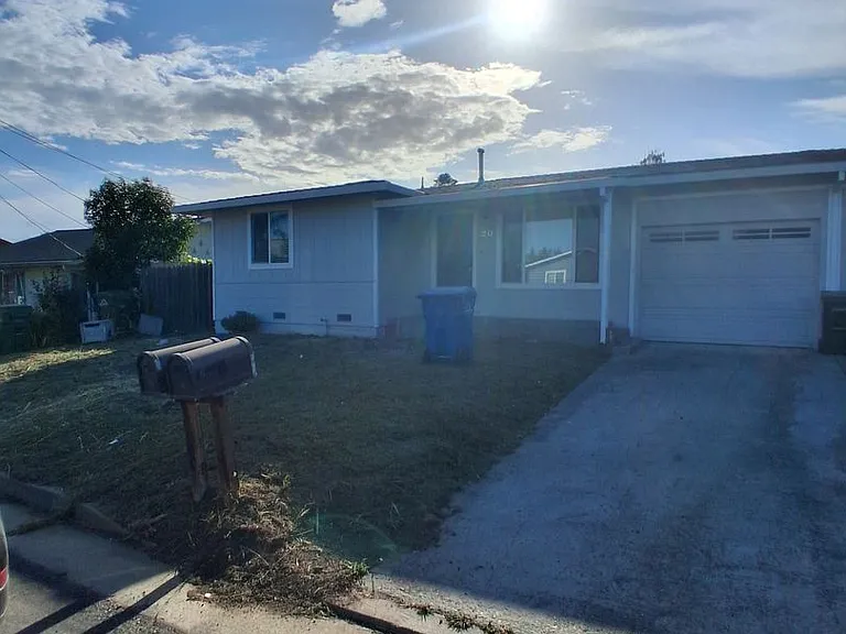 20 Coffey Ln — Photo 1