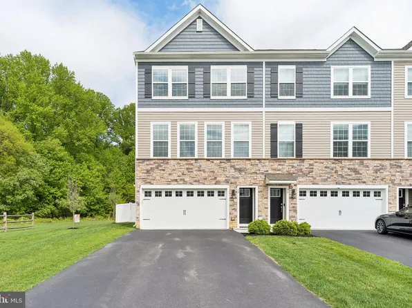 38 Sisters Farmstead Dr, Mount Laurel, NJ 08054