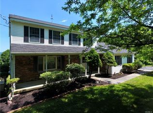 28 Calvin Ln, Newburgh, NY 12550