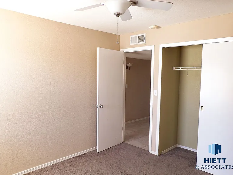 4624 Swan Dr — Photo 13