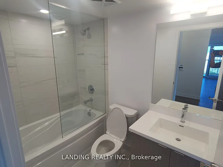 219 Dundas St E #2112 — Photo 16
