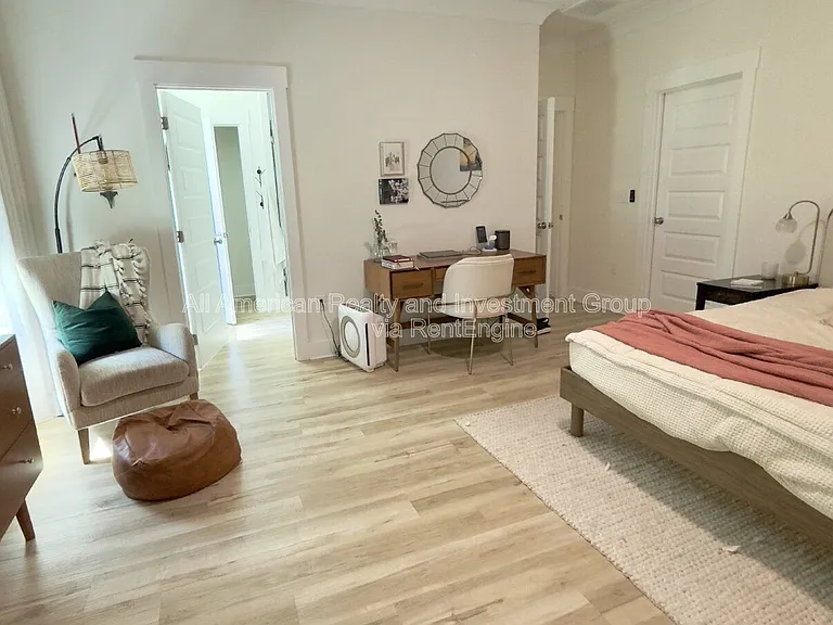 1405 Hickory St — Photo 8