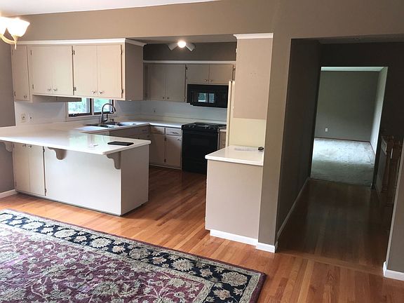5th image of 2400 Francis St