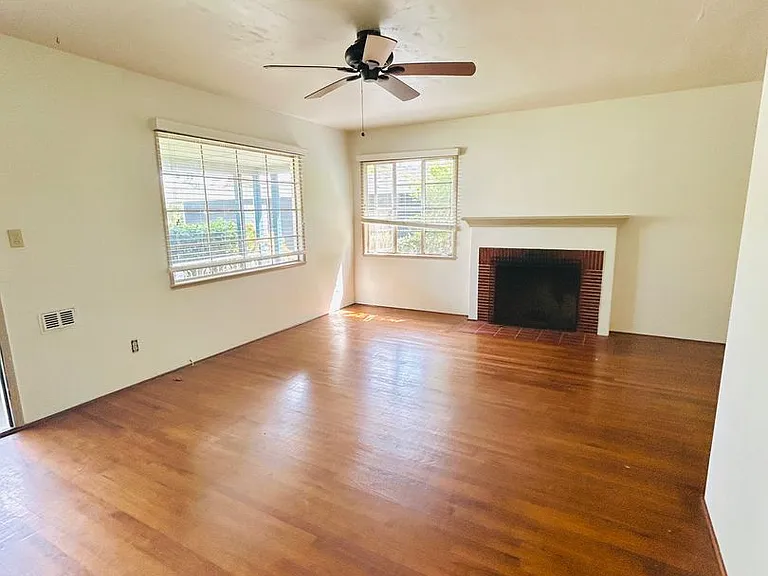 427 Palomar Ave — Photo 2