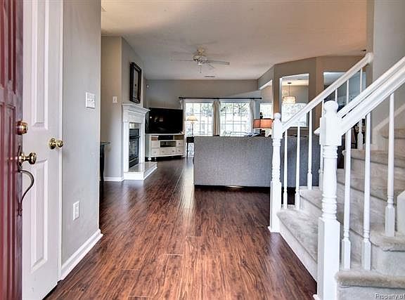 2nd image of 3805 Cromwell Ln