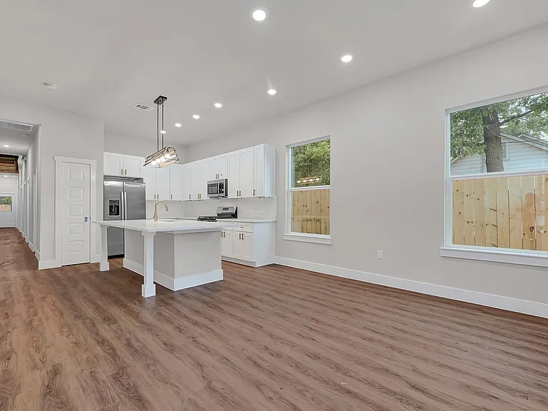 112 S San Jacinto St #A — Photo 3