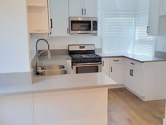4th image of 1812-1830 Wilcox Ave #1828
