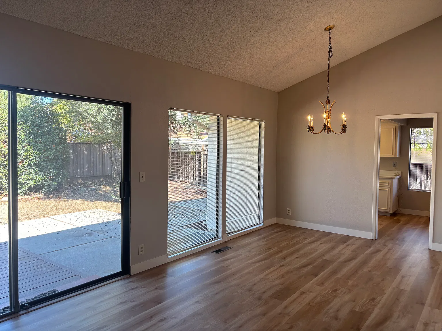 4 bed, 1797 sqft, $4,995 — Photo 4