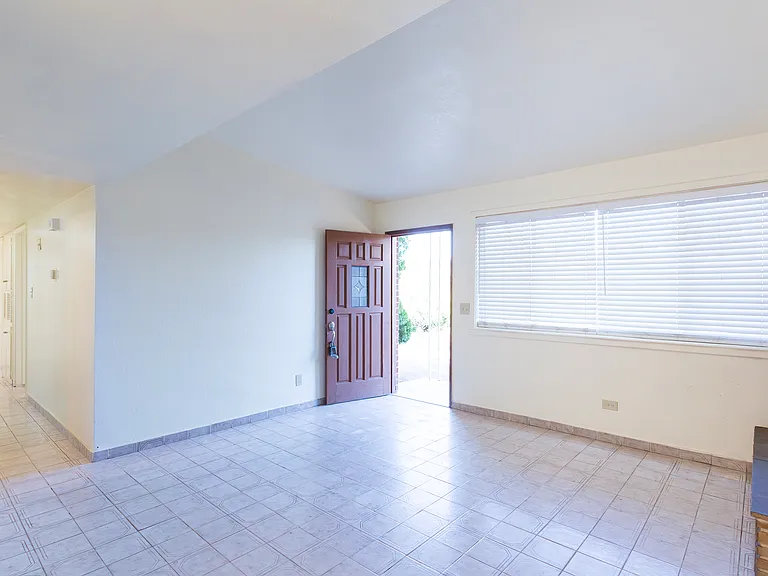 535 N Cimarron St — Photo 4