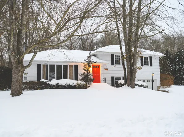 7 Old Colony Road, North Stonington, CT 06359