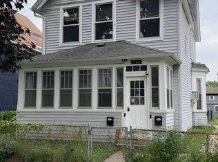 914 Lawson Ave E, Saint Paul, MN 55106