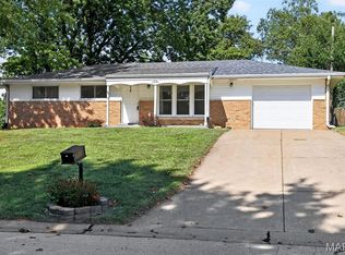 1316 Clearview Dr, Saint Charles, MO 63303