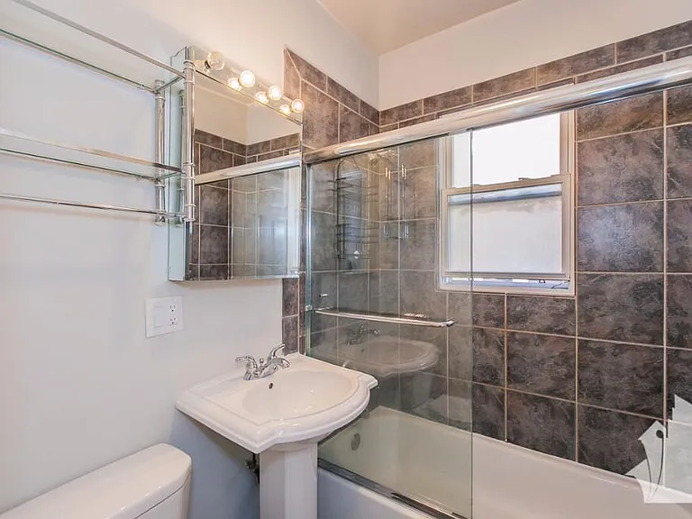 636 W Roscoe St #1N — Photo 8
