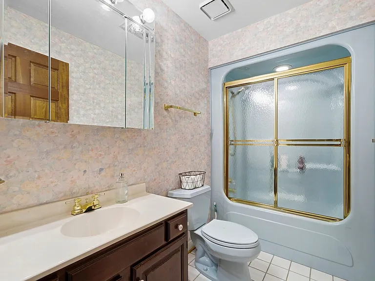 1126 Somerset Ln — Photo 49